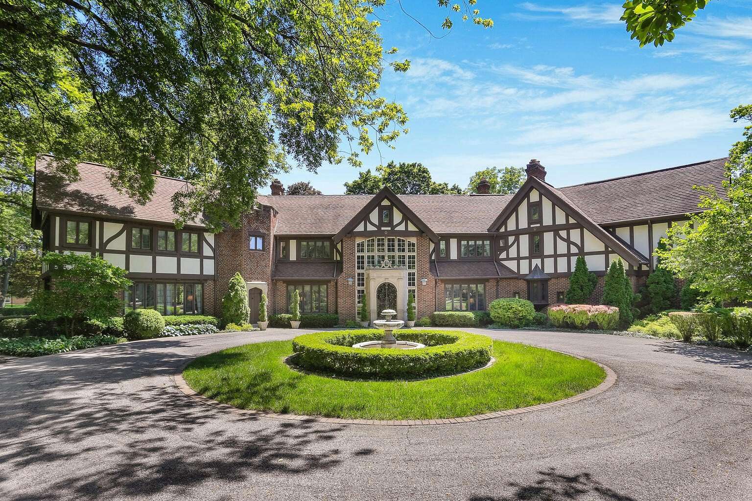 3 Acres of Residential Land with Home for Sale in Monticello, Illinois