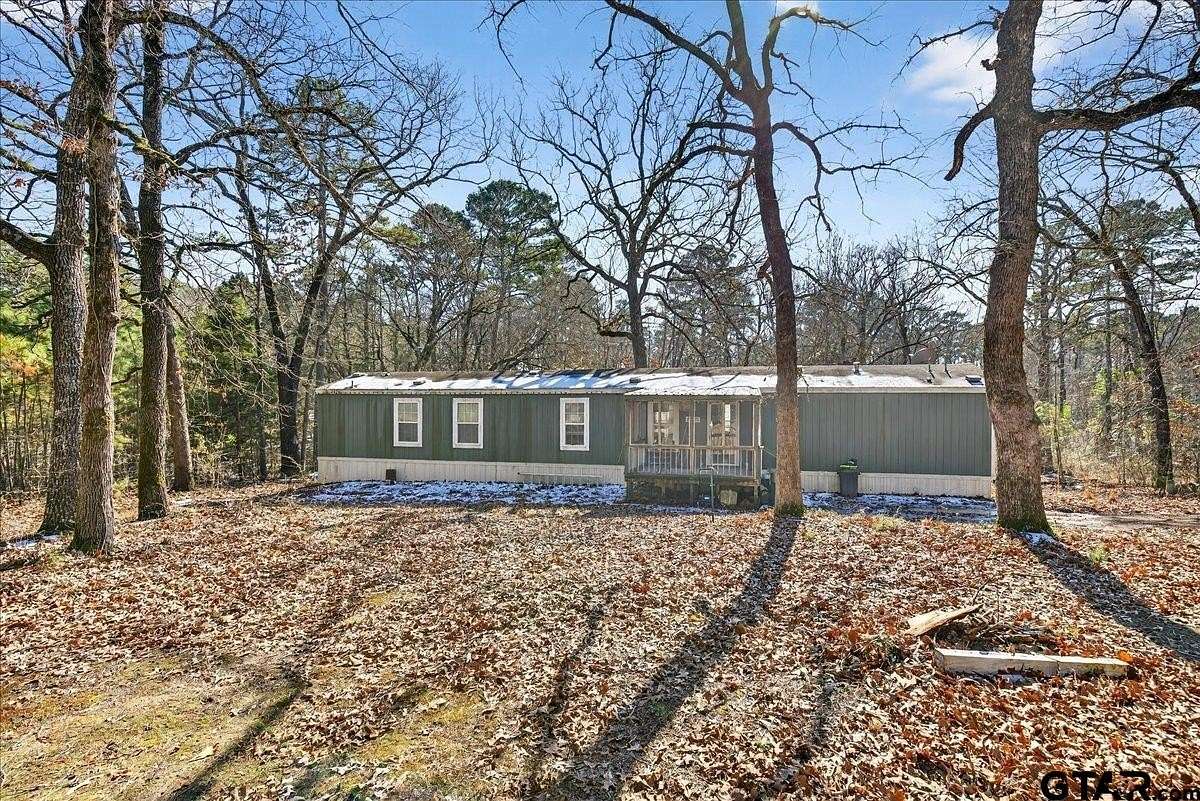 2.5 Acres of Residential Land with Home for Sale in Mineola, Texas