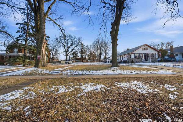 0.37 Acres of Residential Land for Sale in Pekin, Illinois