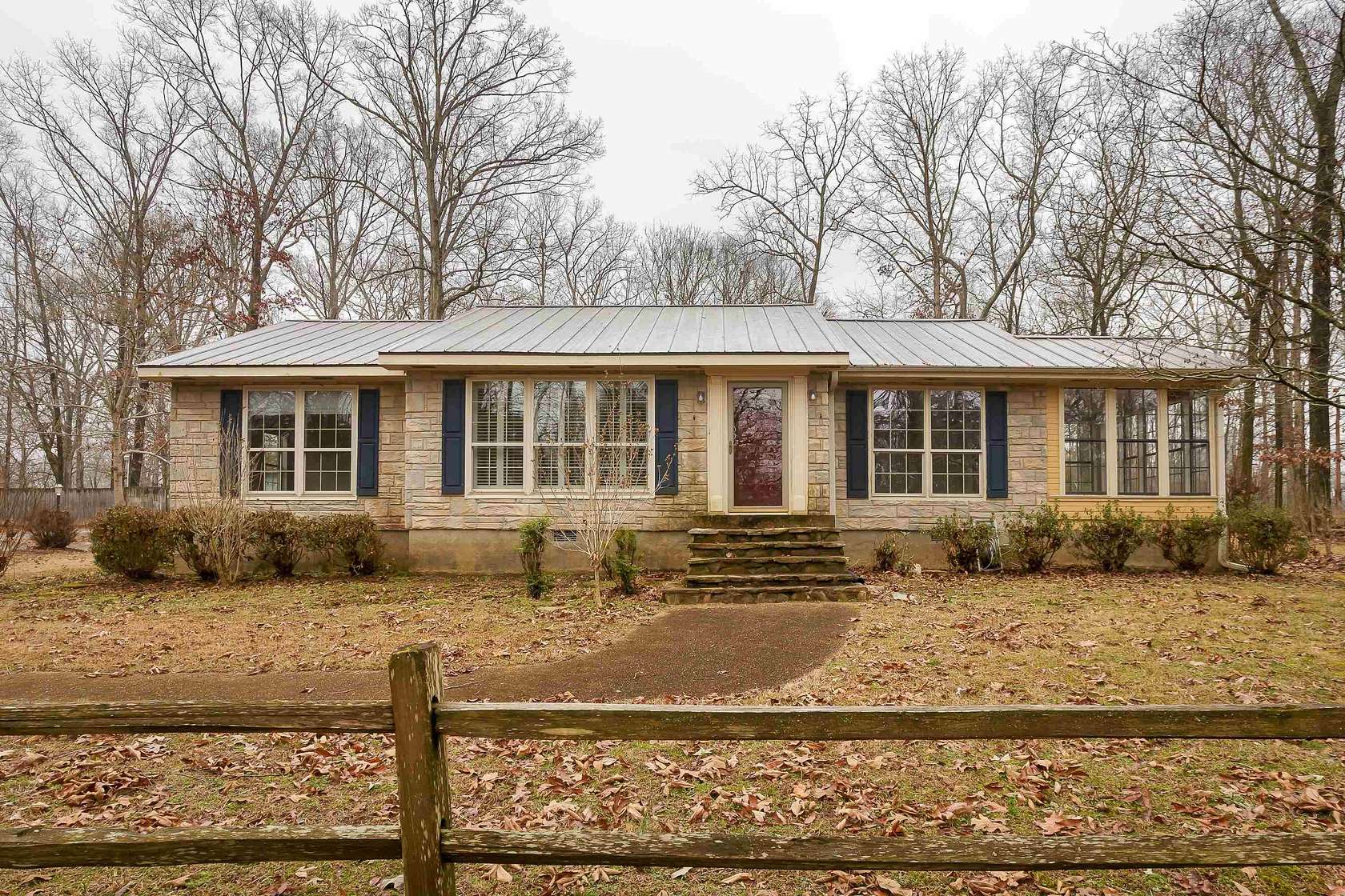 9.3 Acres of Land with Home for Sale in Florence, Alabama