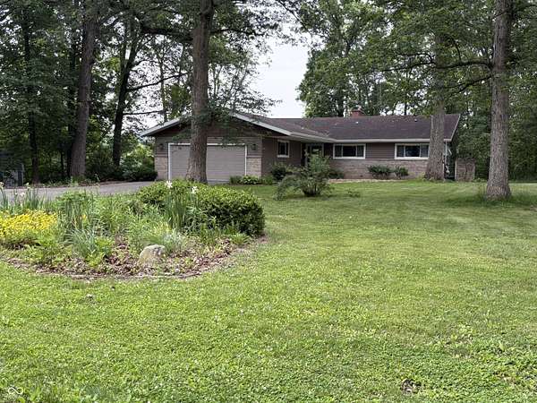 8.72 Acres of Residential Land with Home for Sale in Hartford City, Indiana