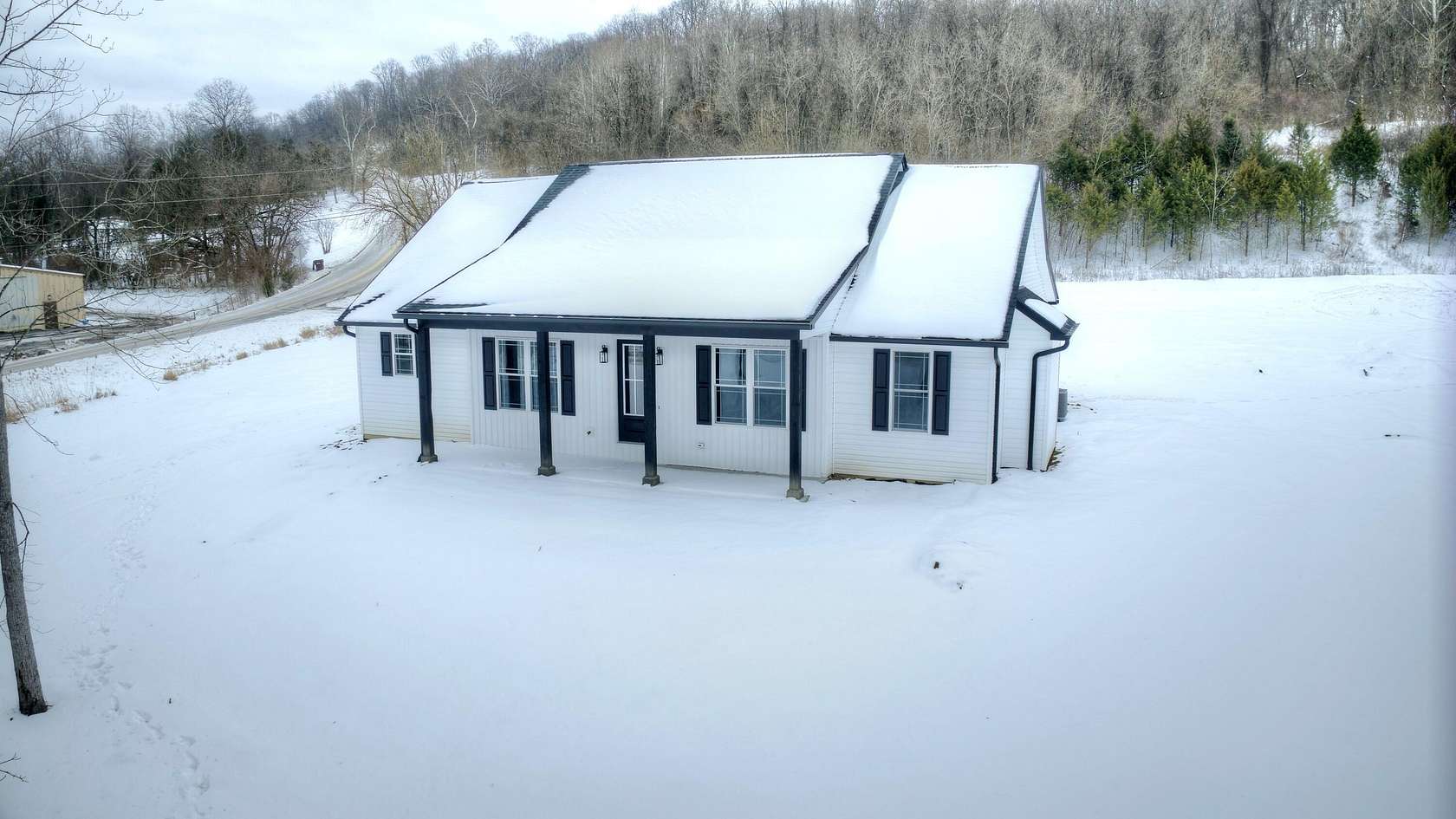 2 Acres of Residential Land with Home for Sale in Warsaw, Kentucky