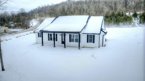 2 Acres of Residential Land with Home for Sale in Warsaw, Kentucky