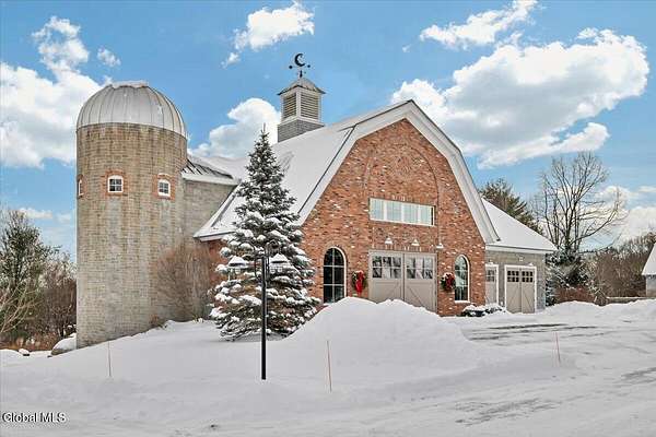 3.47 Acres of Residential Land with Home for Sale in Niskayuna, New York