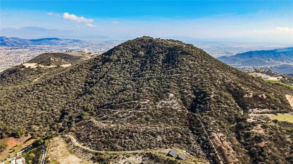 20.6 Acres of Land for Sale in Murrieta, California