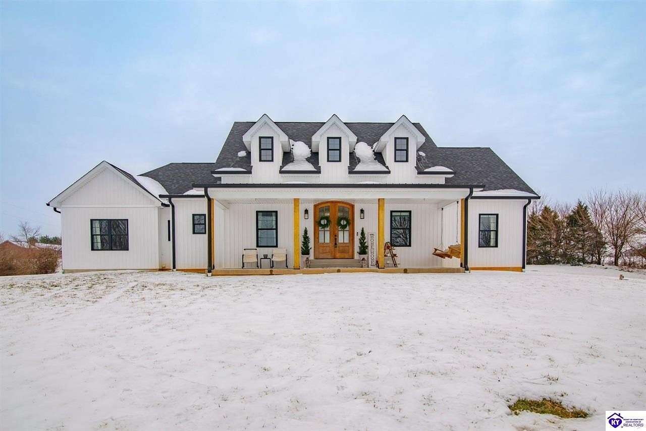 2.3 Acres of Residential Land with Home for Sale in Hodgenville, Kentucky