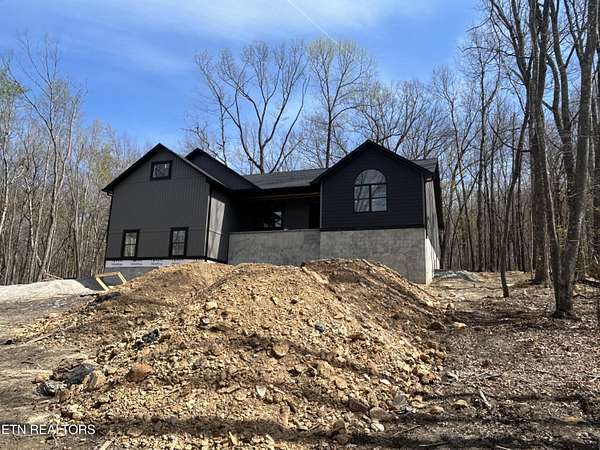 4 Acres of Land with Home for Sale in Monterey, Tennessee