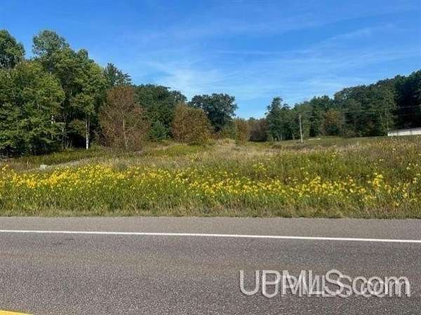 1.13 Acres of Residential Land for Sale in Iron Mountain, Michigan