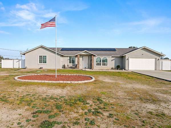 3.26 Acres of Land with Home for Sale in Madera, California