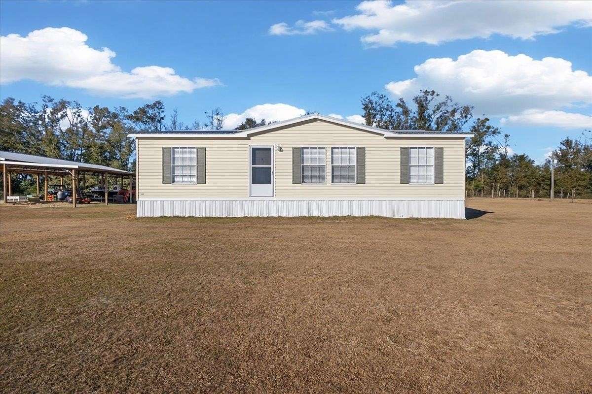 39 Acres of Land with Home for Sale in Live Oak, Florida