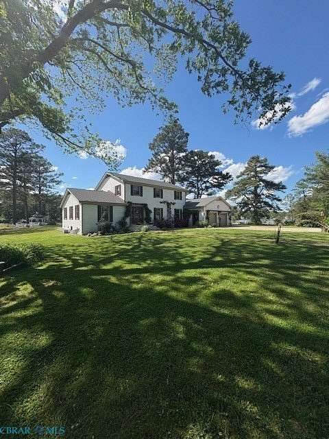 10 Acres of Recreational Land with Home for Sale in Mathews, Virginia