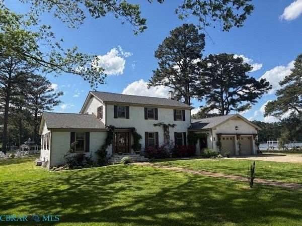 10 Acres of Recreational Land with Home for Sale in Mathews, Virginia