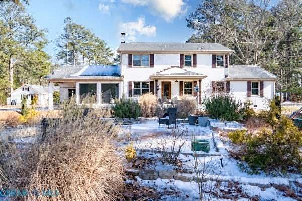 10 Acres of Recreational Land with Home for Sale in Mathews, Virginia