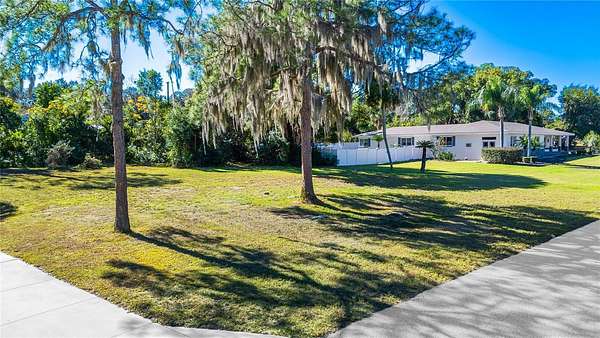 0.34 Acres of Land for Sale in Howey-in-the-Hills, Florida