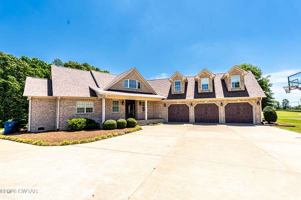 5 Acres of Land with Home for Sale in Dyersburg, Tennessee