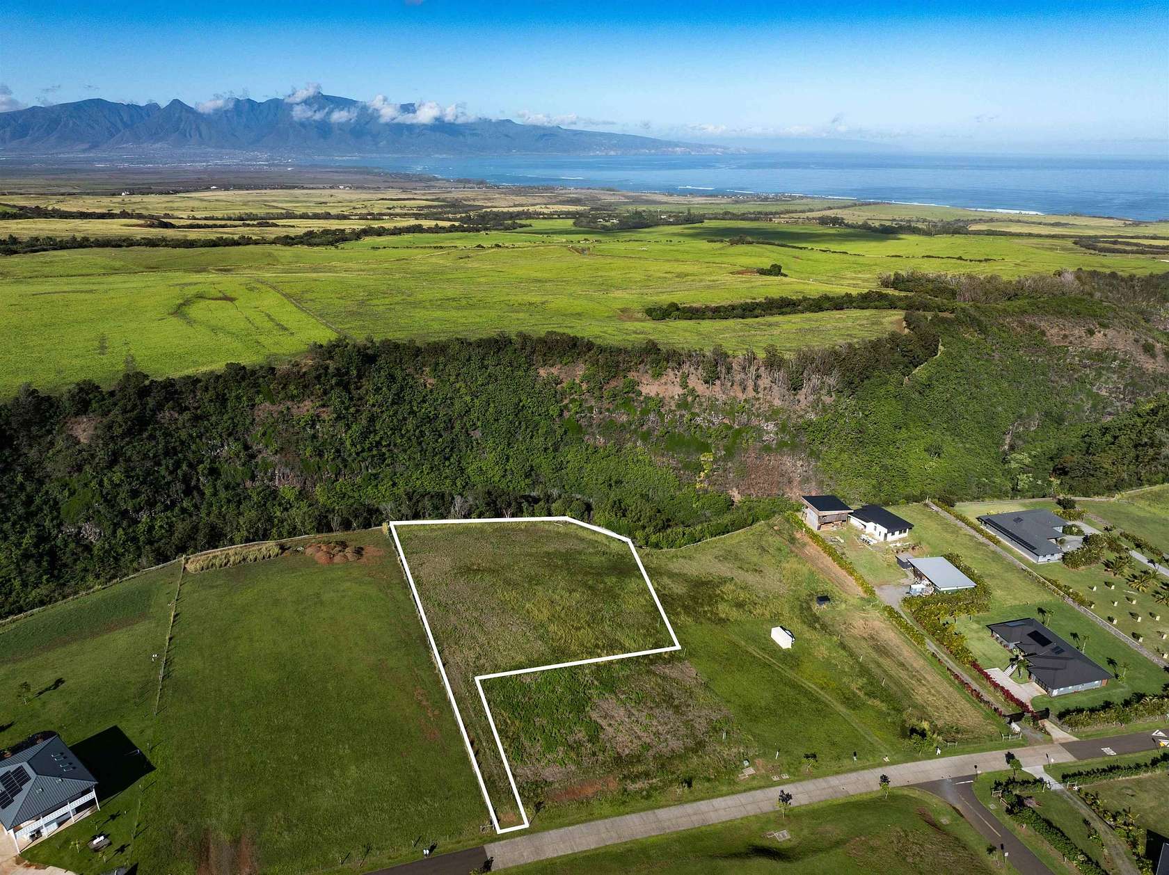 1.58 Acres of Residential Land for Sale in Haʻikū, Hawaii