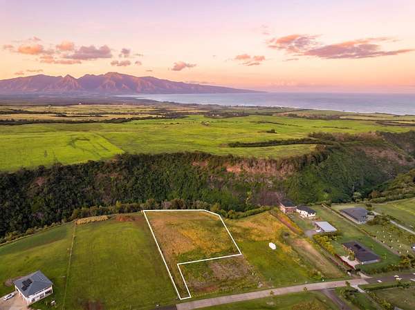 1.58 Acres of Residential Land for Sale in Haʻikū, Hawaii