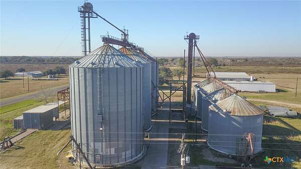 9 Acres of Improved Commercial Land for Sale in Inez, Texas