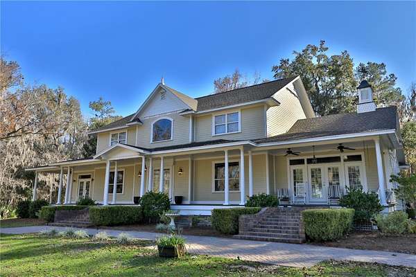 109 Acres of Land with Home for Sale in Reddick, Florida