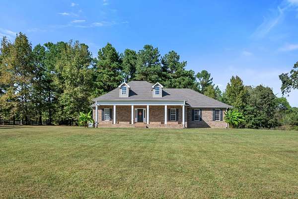 10.3 Acres of Land with Home for Sale in McEwen, Tennessee
