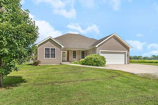 10 Acres of Land with Home for Sale in Wilmington, Illinois