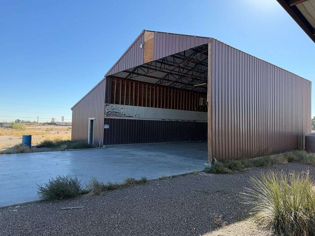 6 Acres of Improved Mixed-Use Land for Sale in Monahans, Texas