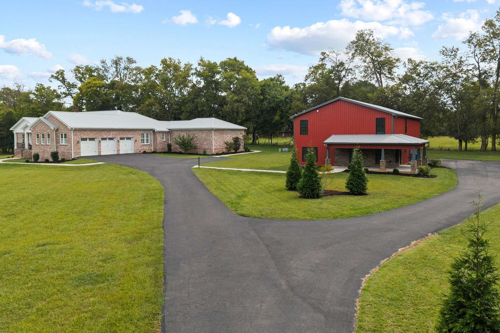 15.5 Acres of Improved Mixed-Use Land for Sale in Mount Pleasant, Tennessee