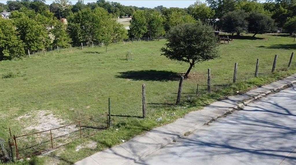 1.4 Acres of Residential Land for Sale in Dallas, Texas
