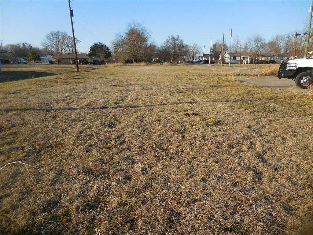 0.7 Acres of Commercial Land for Sale in Quinlan, Texas