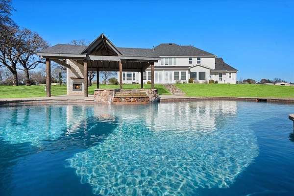 4.7 Acres of Residential Land with Home for Sale in Mansfield, Texas