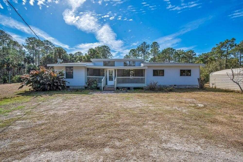 5 Acres of Residential Land with Home for Sale in Geneva, Florida