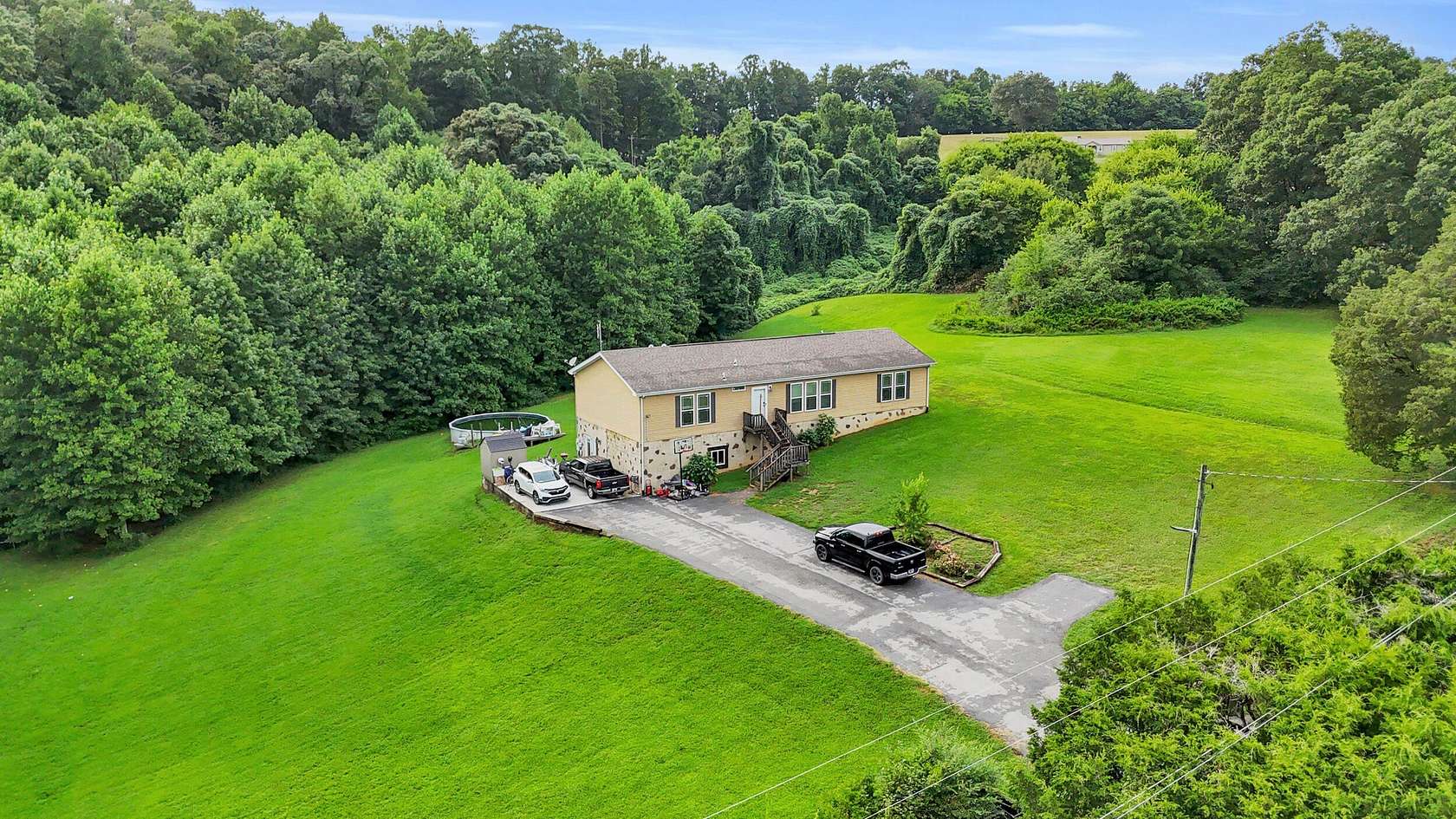 3.33 Acres of Residential Land with Home for Sale in Athens, Tennessee