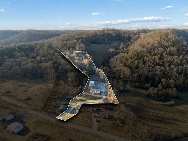 2 Acres of Land with Home for Sale in Hartsville, Tennessee