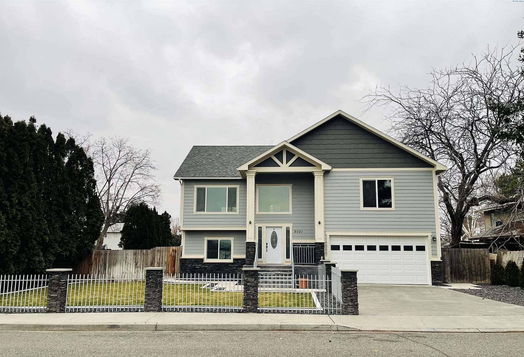 2 Acres of Residential Land with Home for Sale in Kennewick, Washington