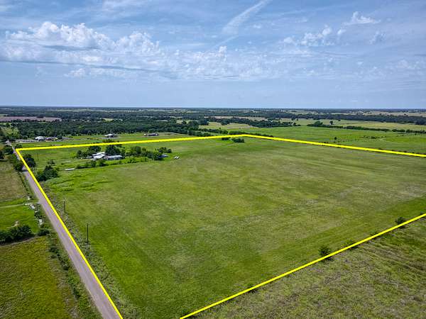 46.6 Acres of Agricultural Land with Home for Sale in Commerce, Texas