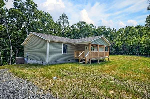 14.6 Acres of Land with Home for Sale in Hilham, Tennessee