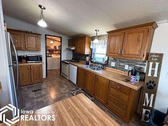 2.18 Acres of Residential Land with Home for Sale in Mount Pleasant, Iowa