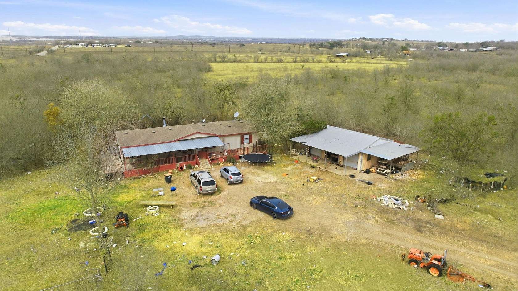 32 Acres of Land for Sale in Del Valle, Texas