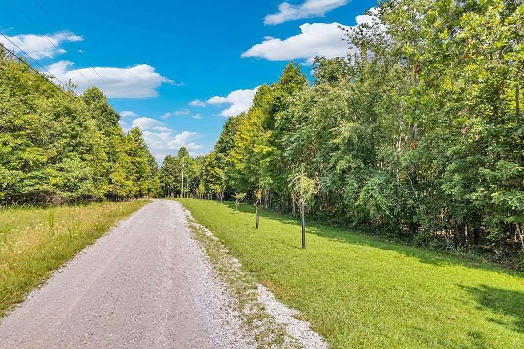 28.6 Acres of Recreational & Residential Land for Sale in Grandview, Tennessee