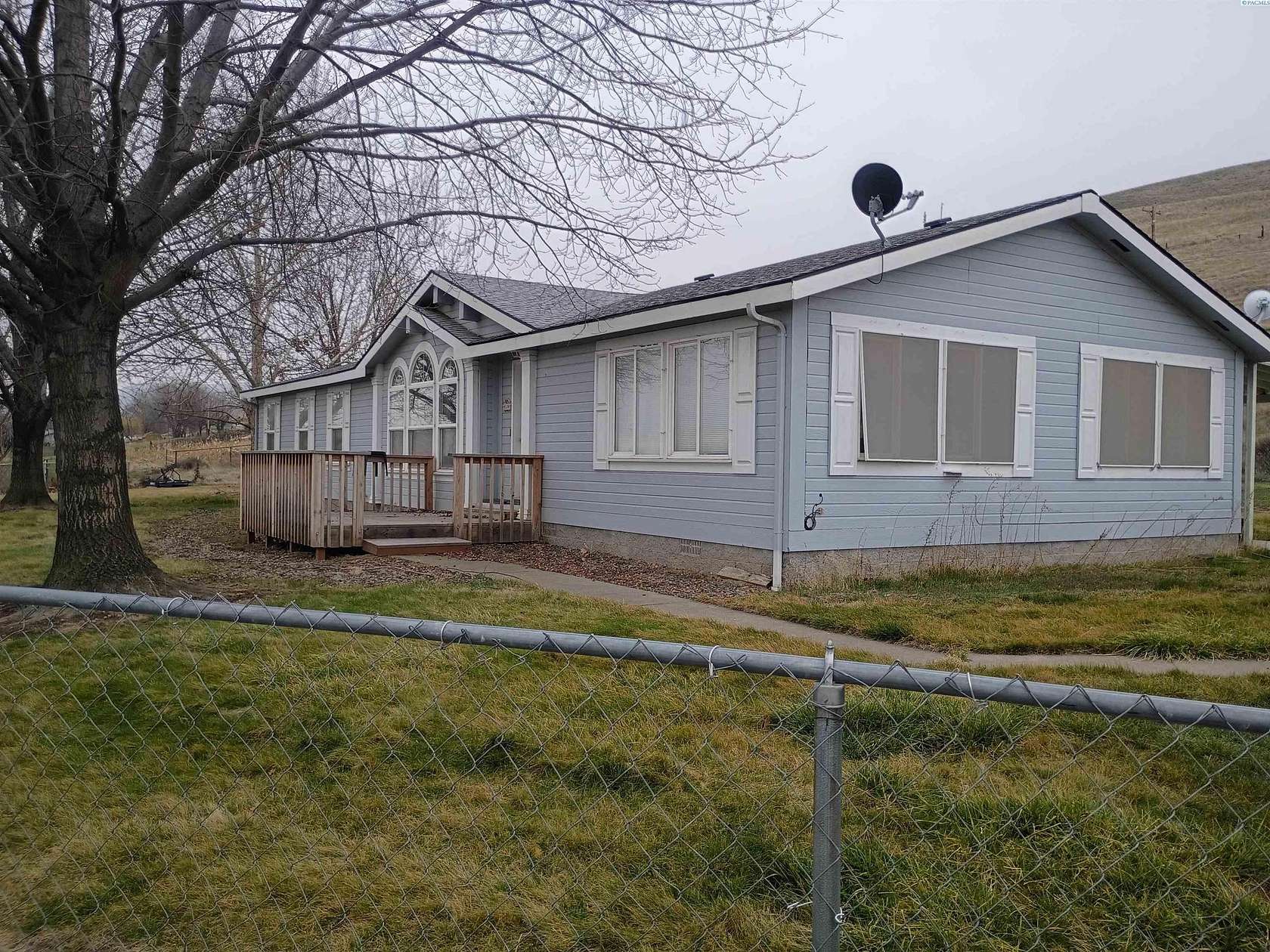 6 Acres of Residential Land with Home for Sale in Prosser, Washington