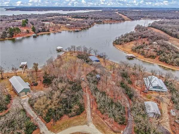 1.7 Acres of Residential Land for Sale in Jewett, Texas