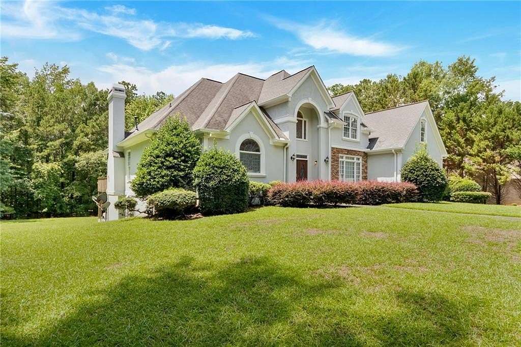 2 Acres of Land with Home for Sale in Fayetteville, Georgia