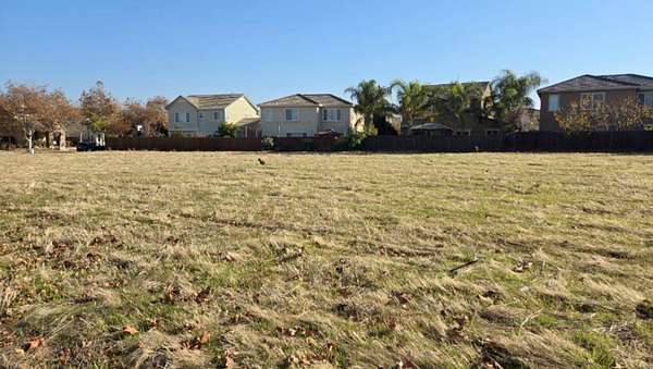 1 Acre of Commercial Land for Sale in Mountain House, California