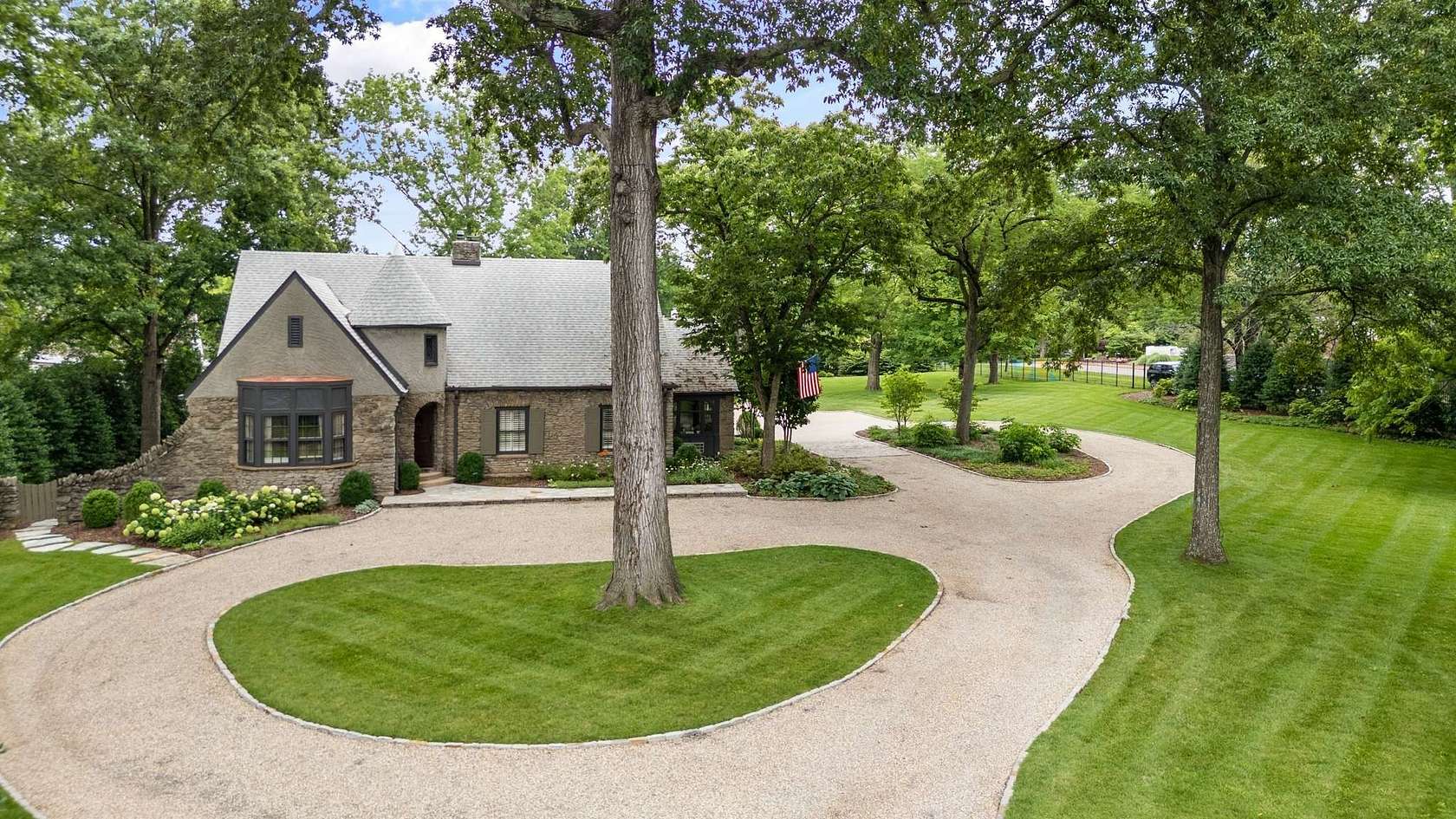 1.6 Acres of Residential Land with Home for Sale in Nashville, Tennessee