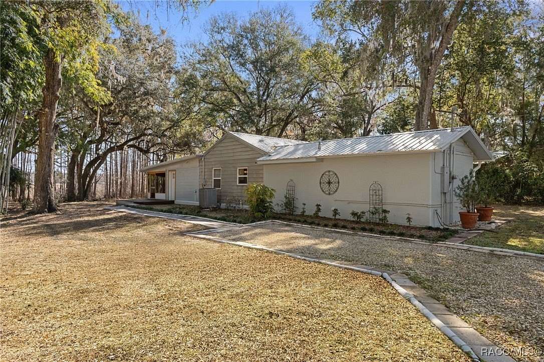 2.52 Acres of Land with Home for Sale in Floral City, Florida