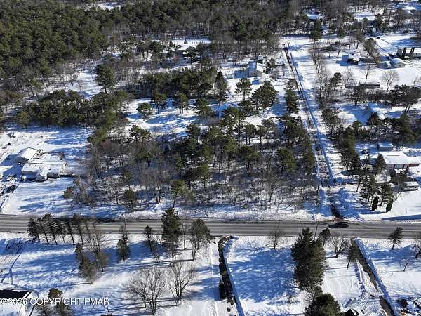 1 Acre of Residential Land for Sale in Blakeslee, Pennsylvania