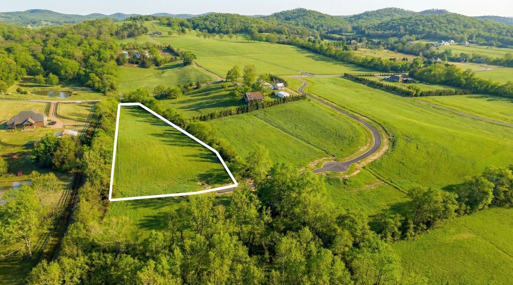 5.58 Acres of Residential Land for Sale in Arrington, Tennessee