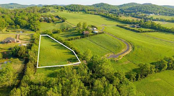 5.58 Acres of Residential Land for Sale in Arrington, Tennessee