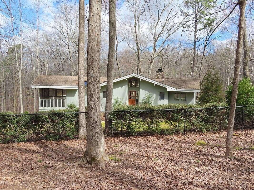 4.45 Acres of Residential Land with Home for Lease in Chapel Hill, North Carolina