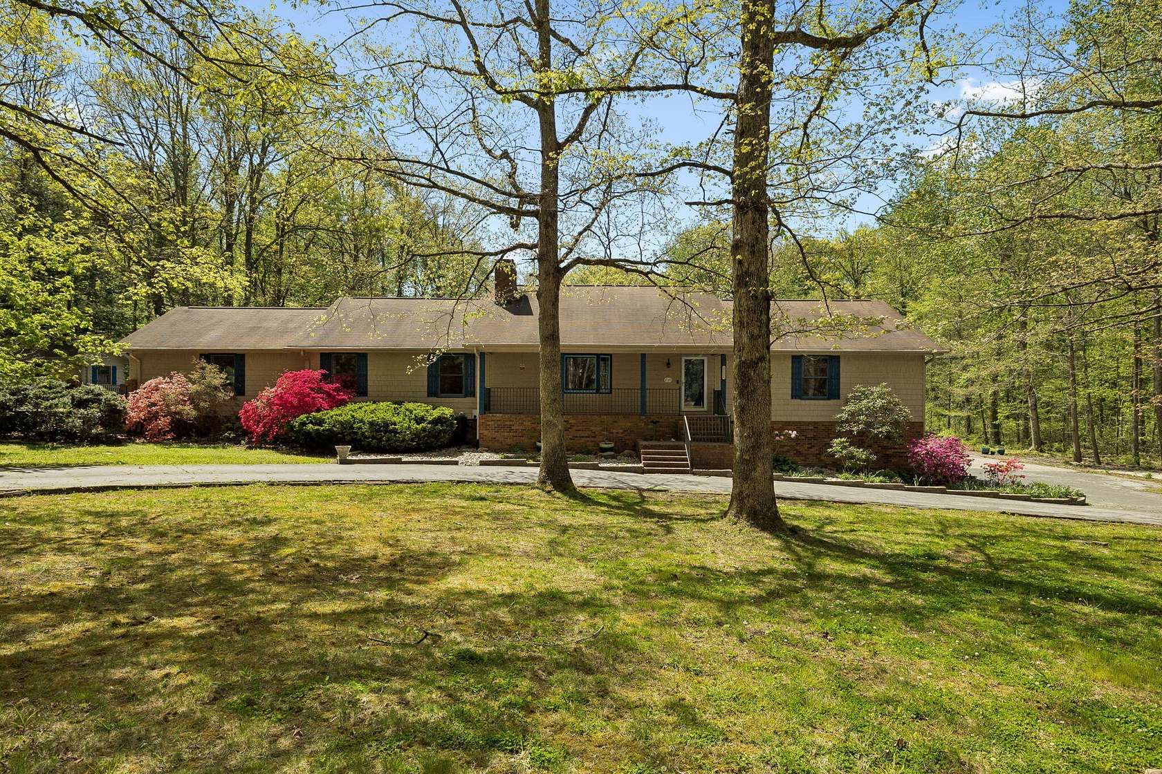 2 Acres of Land with Home for Sale in Signal Mountain, Tennessee